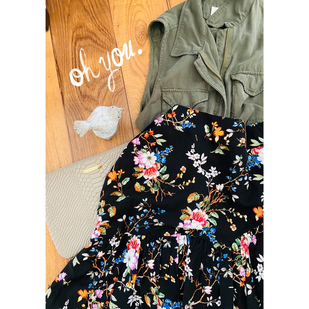 a.new.day - Like New Floral Ruffle Skirt!